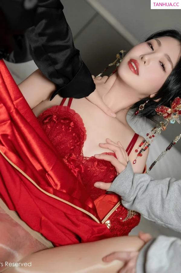 陈若依 抖娘利世 [XiuRen]高清写真图 2024.04.11 No.8376 利世 美腿丝袜第70张图片
